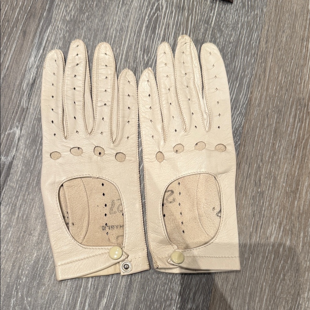 Cream Leather Driving Gloves